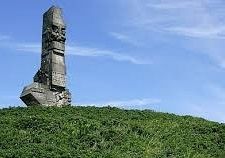 Zaproszenie na spotkanie z ciekawym człowiekiem – „Dopadli drania czyli prawdziwa tajemnica Westerplatte” grafika