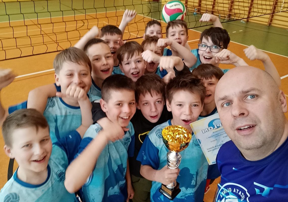 SP 1 mistrzem Lęborka w mini siatkówce grafika