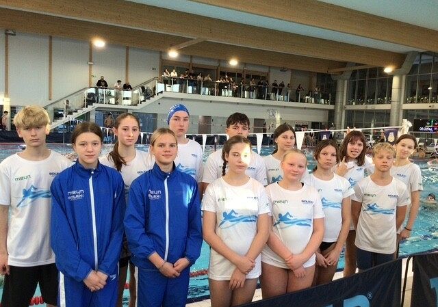 Dobre starty pływaków na MWP w pływaniu grafika