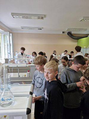 Pokazowa lekcja chemii dla klasy 4a