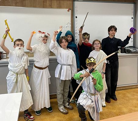 Historia może być ciekawa!