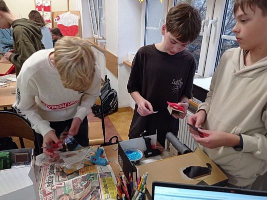 Manualne umiejętności na zajęciach z techniki w klasach IV-VI