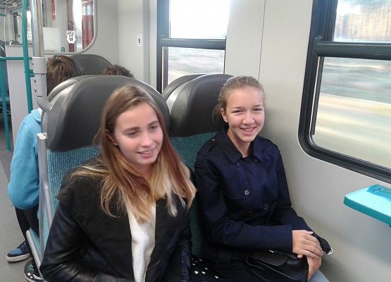 Klasa II b na lekcji edukacyjnej w Narodowym Banku Polskim grafika