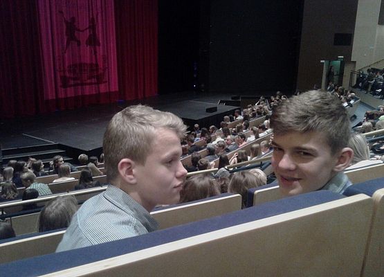 Klasa II B na spektaklu „Grease” w Teatrze Muzycznym w Gdyni grafika