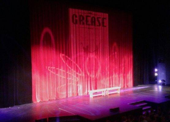 Klasa II B na spektaklu „Grease” w Teatrze Muzycznym w Gdyni grafika