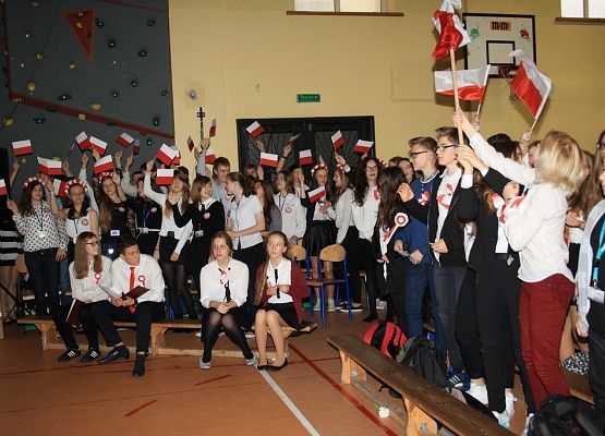 Śpiewaliśmy dla Ojczyzny - obchody Narodowego Święta Niepodległości. grafika