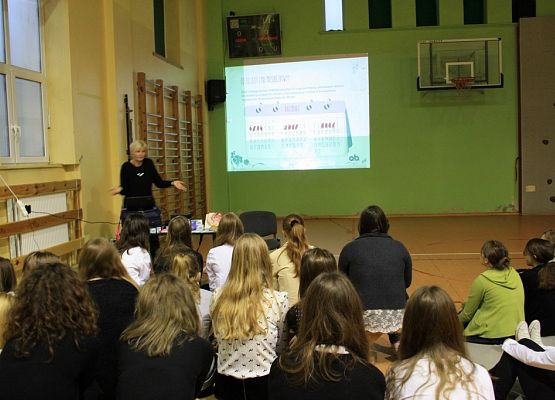 Program dla nastolatki – „Od dziewczynki do kobiety" grafika