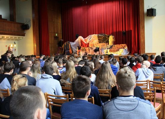 Przedstawienie ku przestrodze grafika