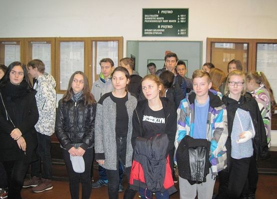 Klasa IIIb z wizytą w lęborskim Ratuszu grafika