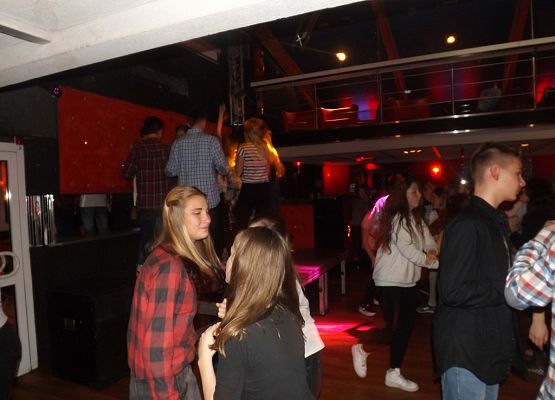 Będzie! Będzie zabawa, będzie się działo! Dyskoteka andrzejkowa w ,, Różanej” grafika