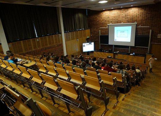 Budowa atomu i spektroskopia grafika