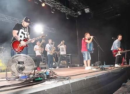 Rewelacyjny koncert zespołów: ,,100 %” i ,,Enej” w hali Gdynia Arena grafika