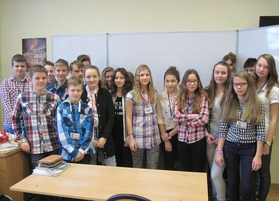 Bądź elegancki na co dzień  – czyli Międzynarodowy Dzień Koszuli w naszej szkole grafika