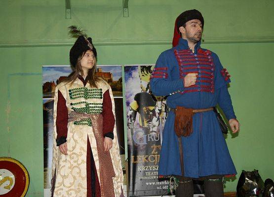 Żywa lekcja historii w naszej szkole grafika