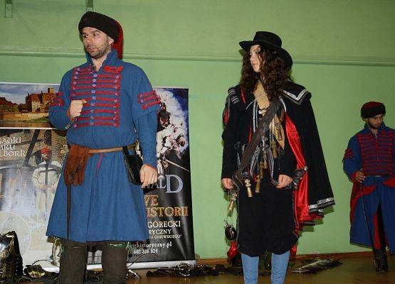 Żywa lekcja historii w naszej szkole grafika