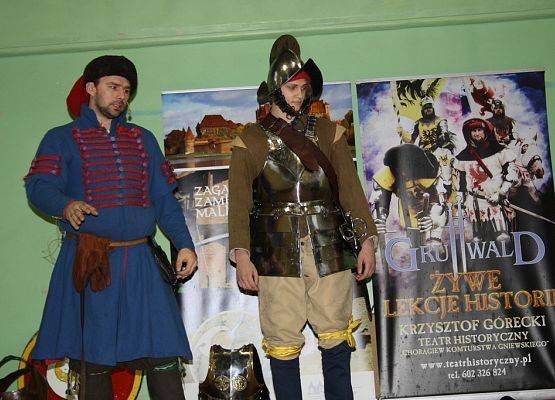 Żywa lekcja historii w naszej szkole grafika