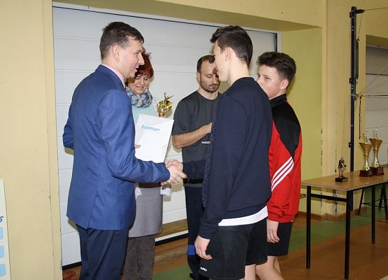 Turniej piłki siatkowej Erasmus+ grafika