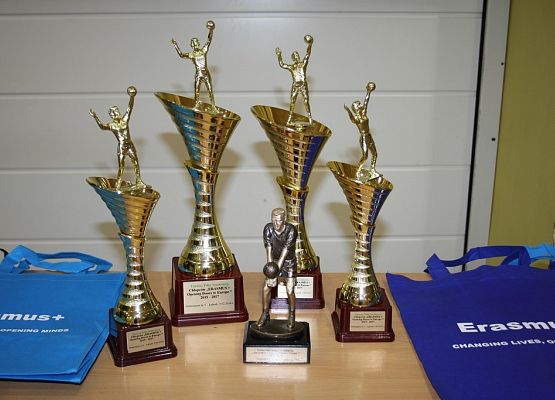 Turniej piłki siatkowej Erasmus+ grafika