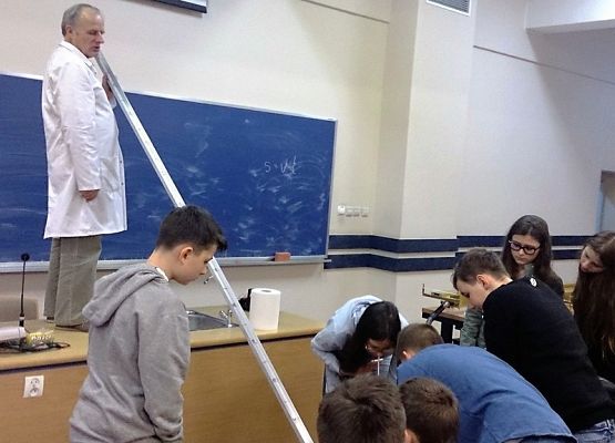 Laboratorium z fizyki grafika