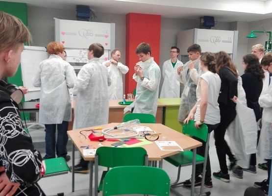 Uczniowie Gimnazjum nr 1 na Near Speace grafika