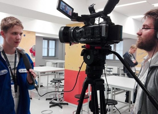 Uczniowie Gimnazjum nr 1 na Near Speace grafika