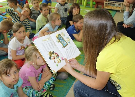 Duszki, stworki i potworki - kolejne czytelnicze spotkanie z przedszkolakami grafika
