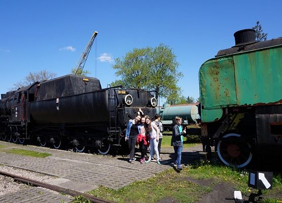 Pierwszoklasiści w Będominie grafika