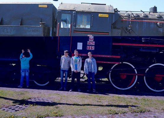 Pierwszoklasiści w Będominie grafika