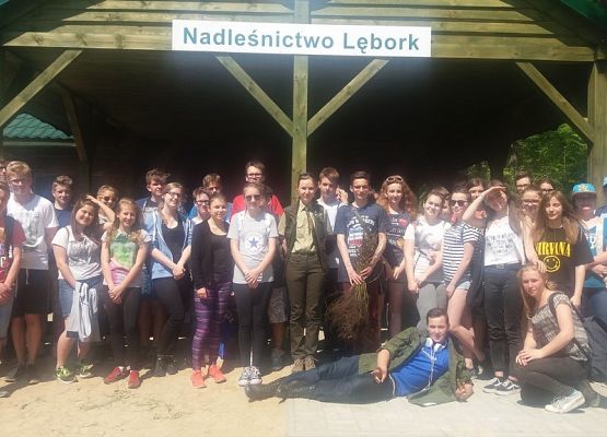 Grupa  Erasmus+   na spotkaniu z pracownikami Nadleśnictwa Lębork grafika