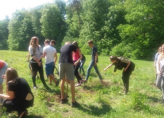 Grupa  Erasmus+   na spotkaniu z pracownikami Nadleśnictwa Lębork grafika