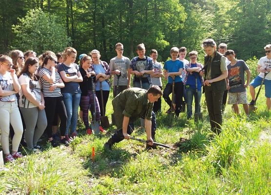 Grupa  Erasmus+   na spotkaniu z pracownikami Nadleśnictwa Lębork grafika