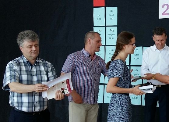 Nasi gimnazjaliści laureatami Powiatowego Konkursu Chemicznego grafika