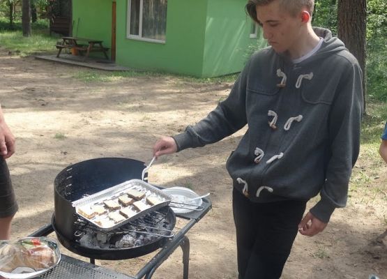 Trzecioklasiści na biwaku grafika