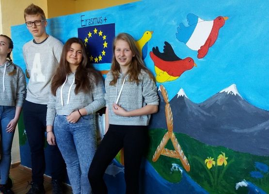 Erasmus+ na półmetku grafika