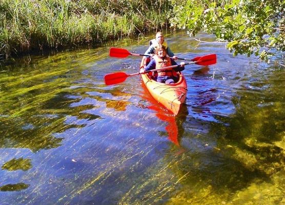 Pożegnanie lata na spływie kajakowym grafika