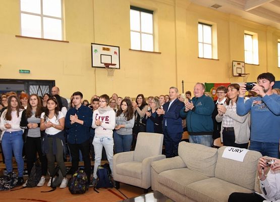 Eurowizja z ,, Erasmus+” grafika