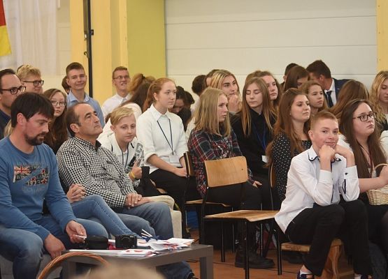 Eurowizja z ,, Erasmus+” grafika