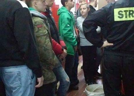 Za mundurem panny sznurem  – z wizytą u strażaków grafika