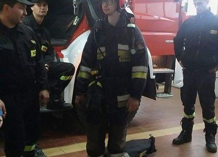 Za mundurem panny sznurem  – z wizytą u strażaków grafika