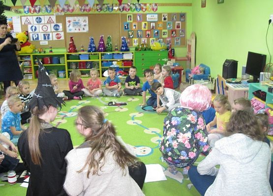 Hokus - pokus, czary-mary, niech się spełnią andrzejkowe  czary  – kolejne spotkanie czytelnicze dla najmłodszych grafika