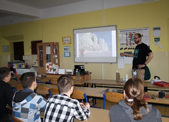 Warsztaty z hydrochemii z p. Adamem Nawrotem grafika