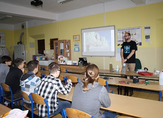 Warsztaty z hydrochemii z p. Adamem Nawrotem grafika