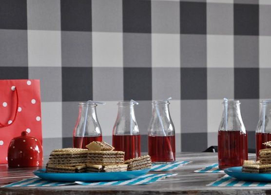 Uwaga! świeżo malowane grafika