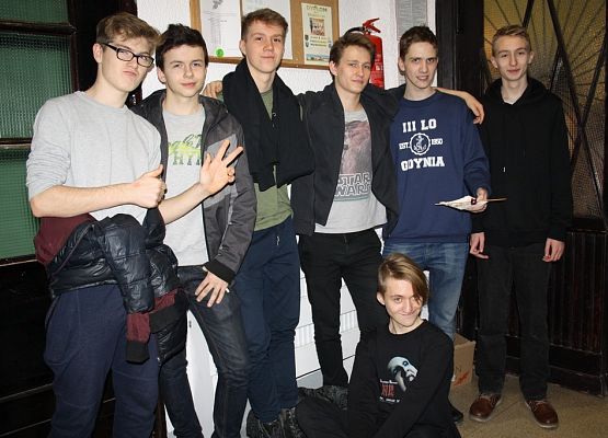 Tłumnie, wesoło i  bożonarodzeniowo … czyli Jarmark w naszej szkole! grafika