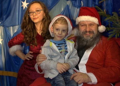 Tłumnie, wesoło i  bożonarodzeniowo … czyli Jarmark w naszej szkole! grafika