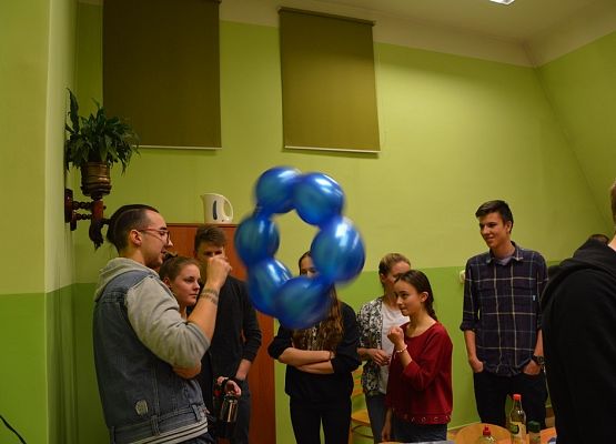 Spotkanie z licealistami podczas III edycji Nocy Naukowców grafika