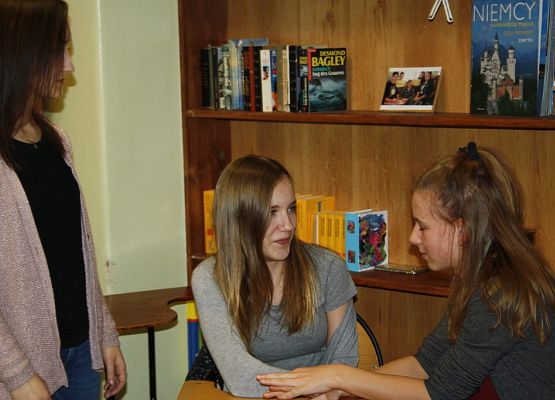 Lekcje z wolontariuszami z Włoch i Niemiec  – Erasmus+ grafika