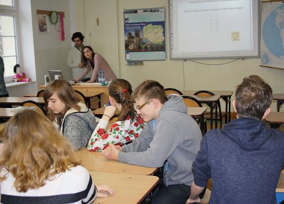 Lekcje z wolontariuszami z Włoch i Niemiec  – Erasmus+ grafika