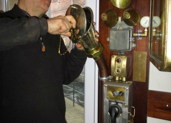 Człowiek, morze i niezwykła pasja grafika