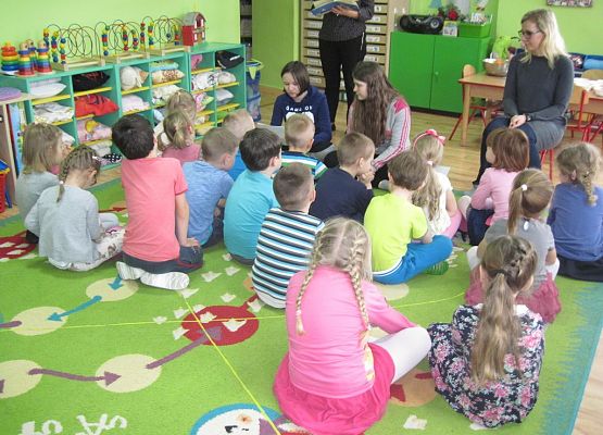 Wyjątkowe kobiety w grupie ,, Słoneczek” grafika